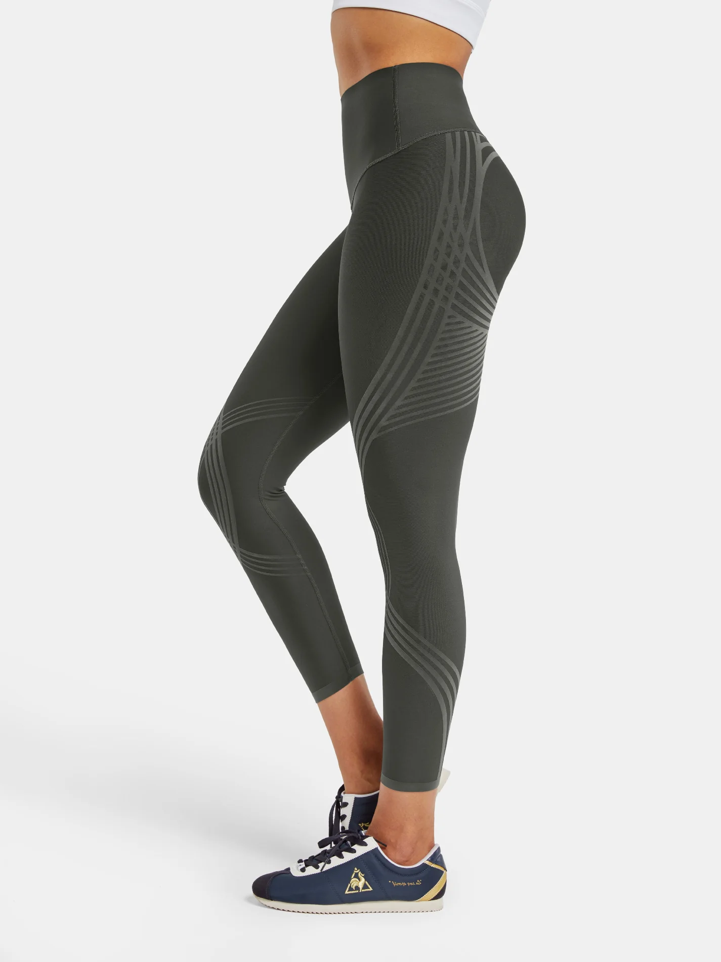 Body Sculpt 7/8 Leggings (Reversible Wear) - Image 7