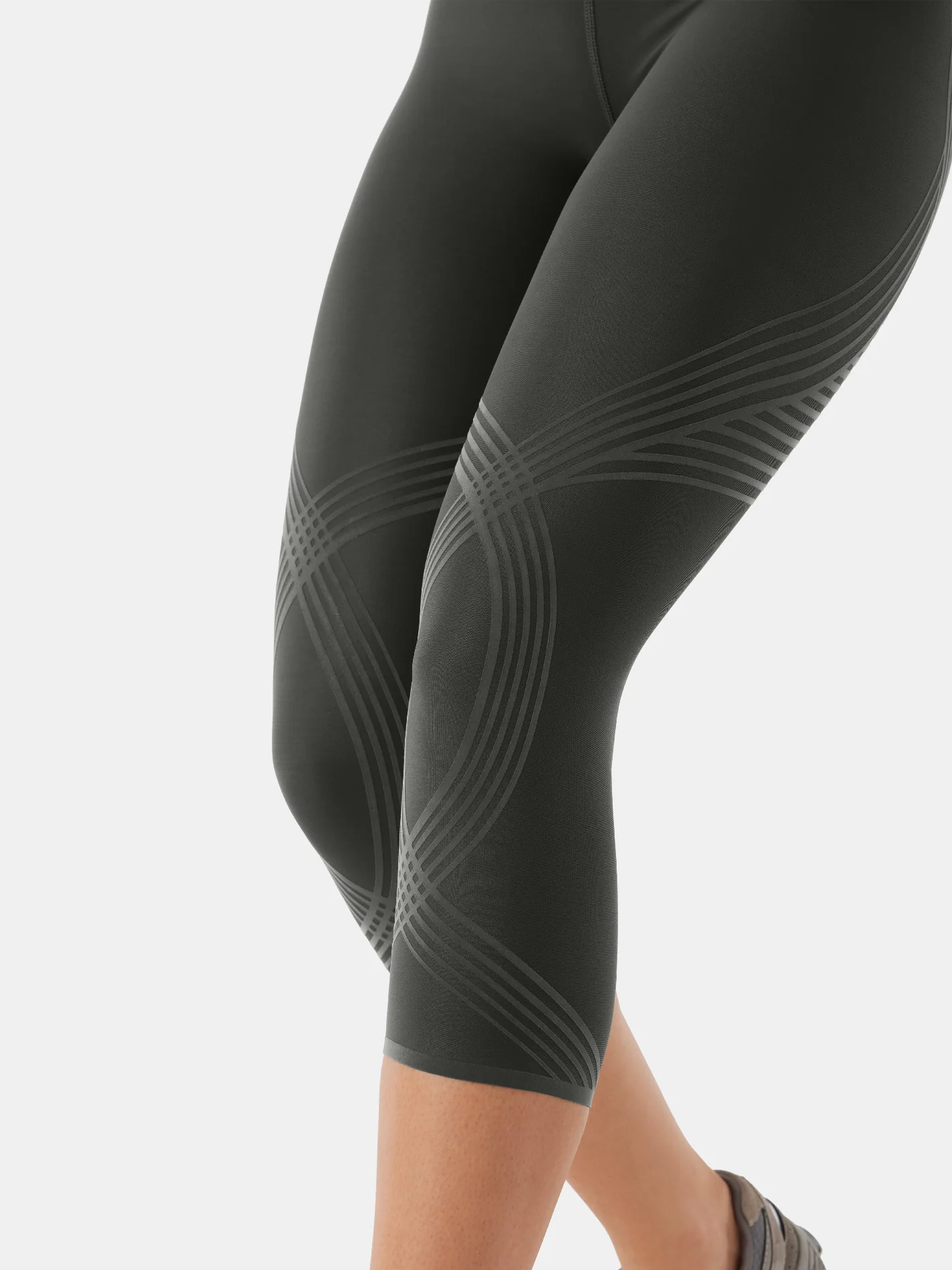 Body Sculpt Capri Leggings (Reversible Wear) - Image 29