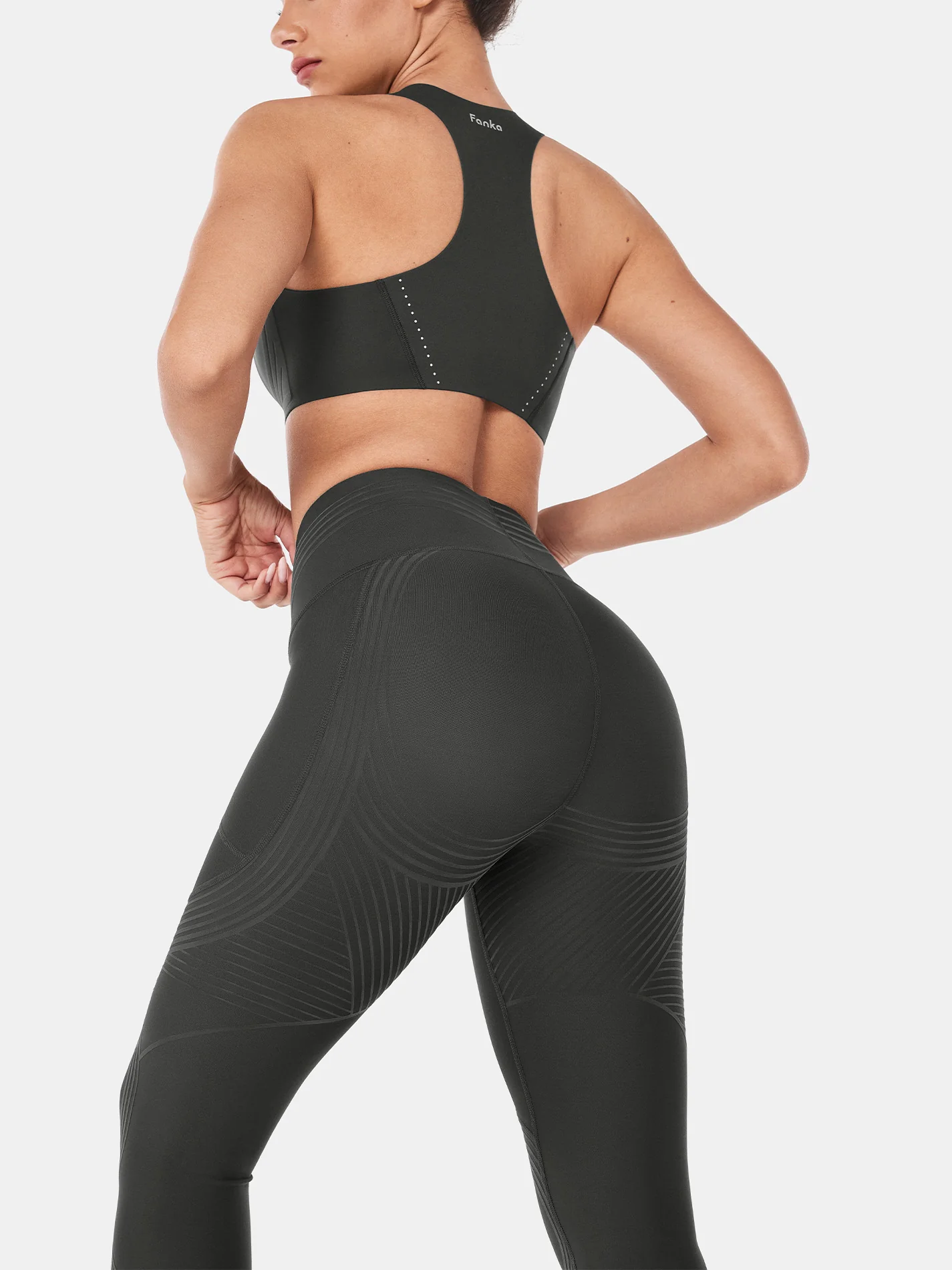 Body Sculpt Side Pocket 7/8 Leggings 2.0 (Reversible Wear) - Image 10