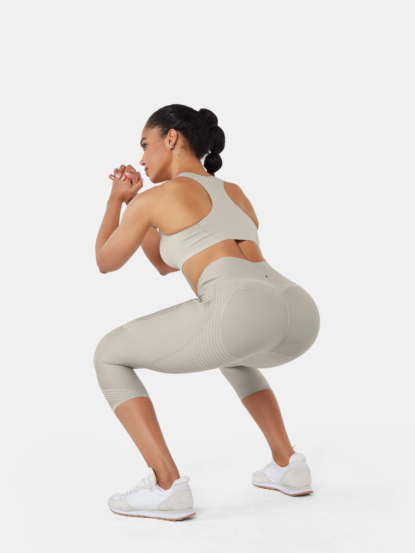 Body Sculpt Side Pocket Capri Leggings - Image 11