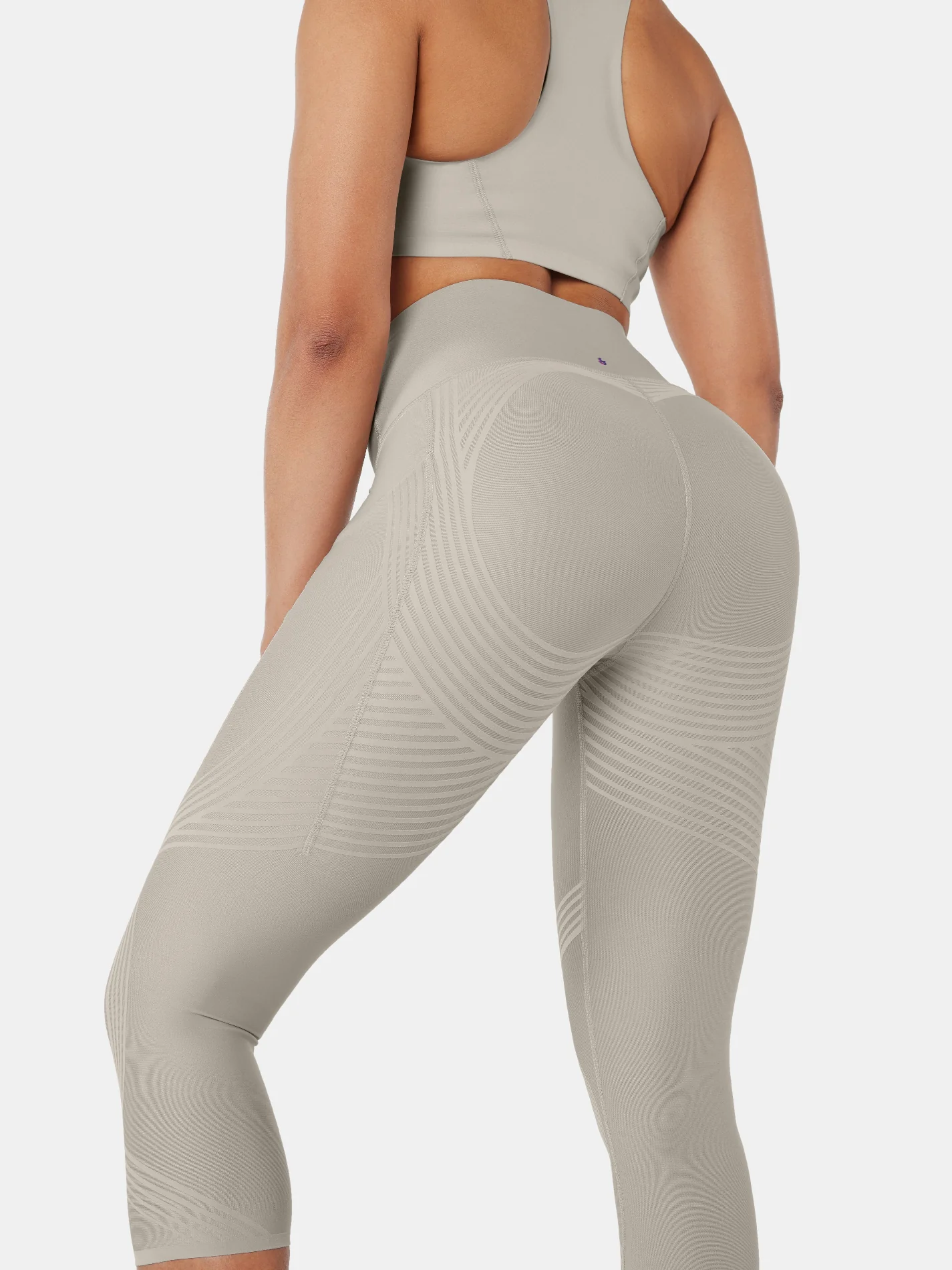 Body Sculpt Side Pocket Capri Leggings - Image 24